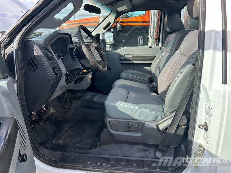 Ford F-550 XL 4x2 Utility Truck 픽업/드롭사이드