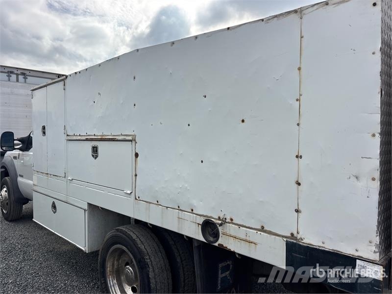 Ford F-550 XL 4x2 Utility Truck Pick up/Dropside