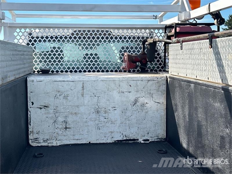 Ford F-550 XL 4x2 Utility Truck 皮卡车
