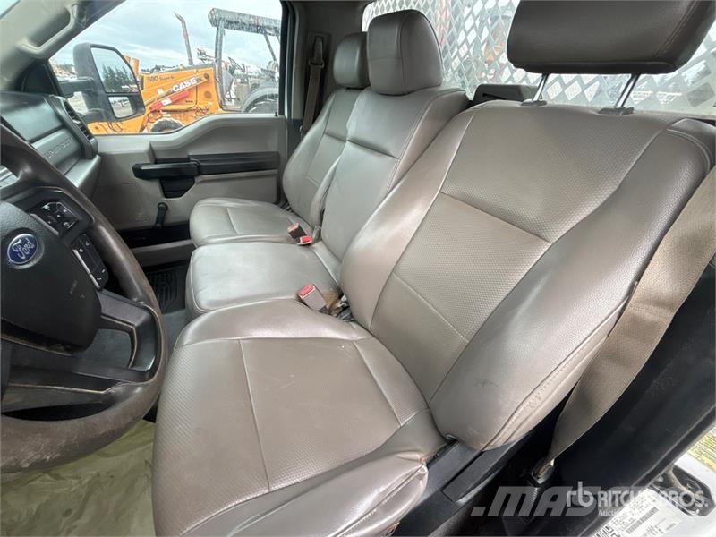 Ford F-550 XL 4x2 Utility Truck Prekucniki