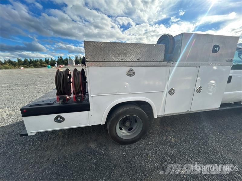 Ford F-550 XL 4x2 Utility Truck 픽업/드롭사이드