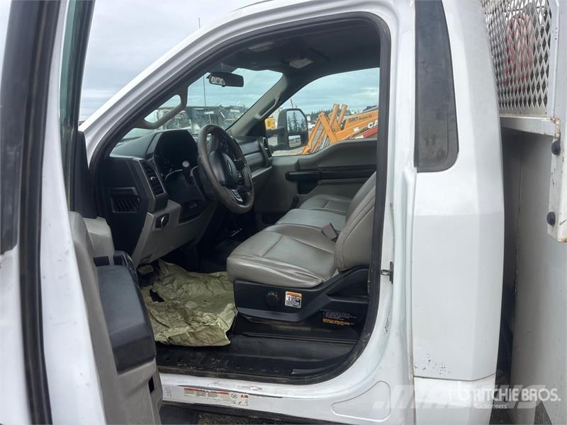 Ford F-550 XL 4x2 Utility Truck Prekucniki