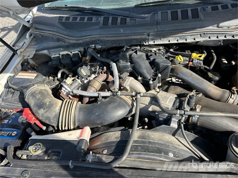 Ford F-550 XL 4x2 Utility Truck 皮卡车
