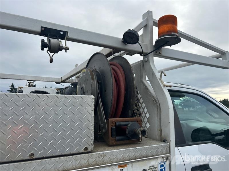 Ford F-550 XL 4x2 Utility Truck Prekucniki