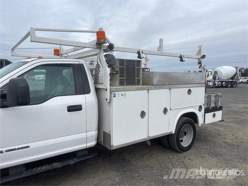 Ford F-550 XL 4x2 Utility Truck Prekucniki