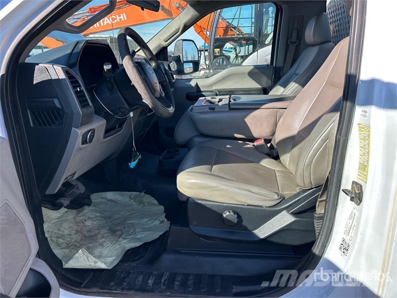 Ford F-550 XL 4x2 Utility Truck Prekucniki