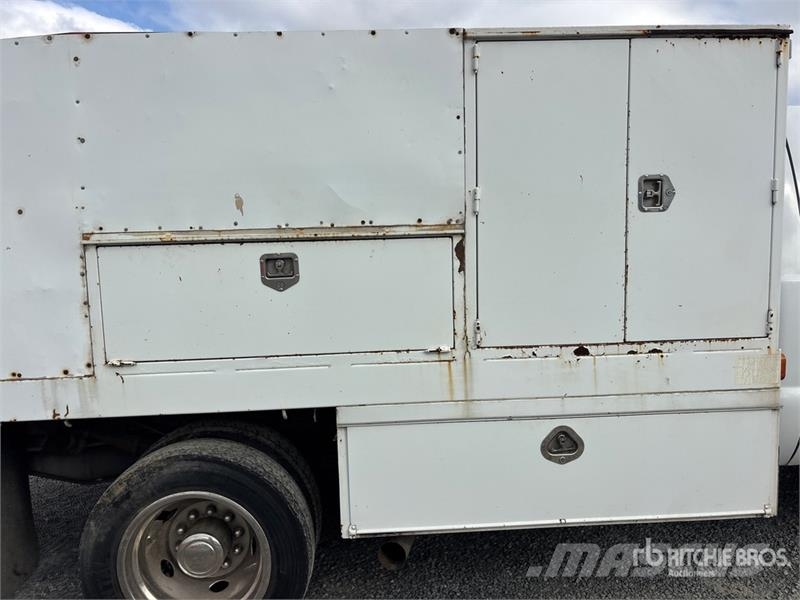 Ford F-550 XL 4x2 Utility Truck Pick up/Dropside