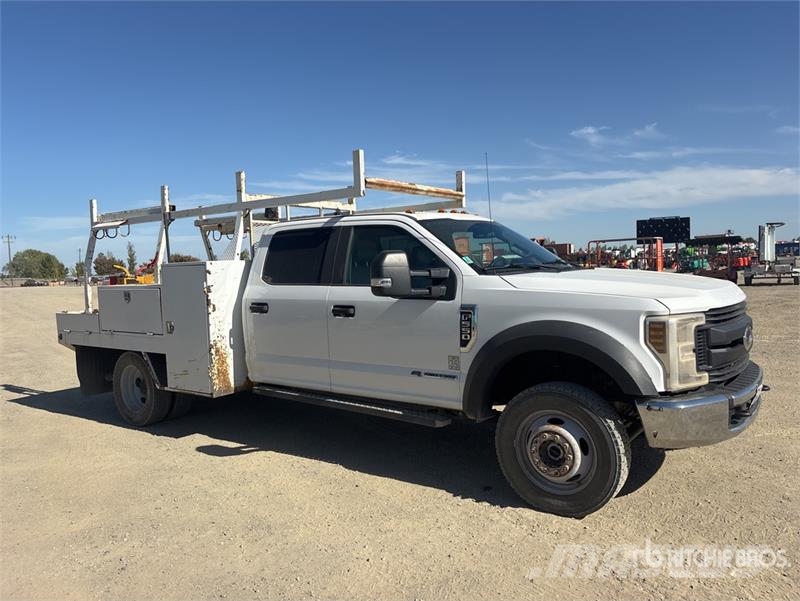 Ford F-550 XL 4x4 Crew Cab Flatbed Truck Lastbil med lad/Flatbed