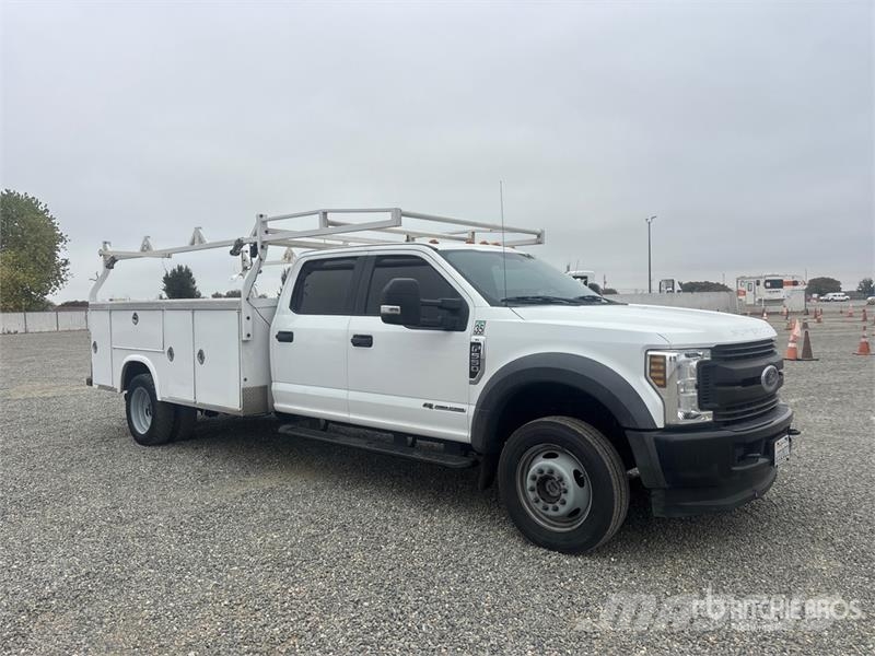 Ford F-550 XL 4x4 Crew Cab Utility Truck Vieglais kravas automobilis/izkraušana no sāniem