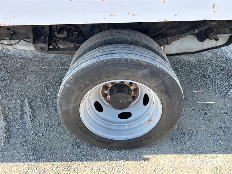 Ford F-550 XL 4x4 Crew Cab Flatbed Truck Kamioni sa otvorenim sandukom