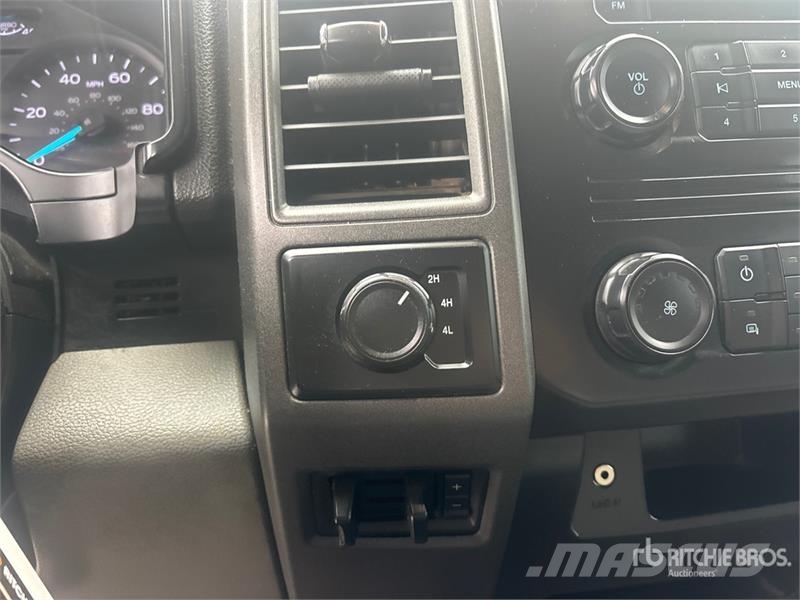 Ford F-550 XL 4x4 Crew Cab Utility Truck Vieglais kravas automobilis/izkraušana no sāniem