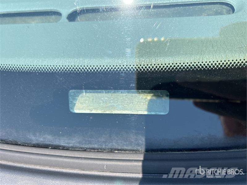 Ford F-550 XL 4x4 Crew Cab Flatbed Truck Kamioni sa otvorenim sandukom