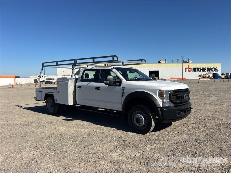 Ford F-550 XL 4x4 Crew Cab Flatbed Truck Platte bakwagens
