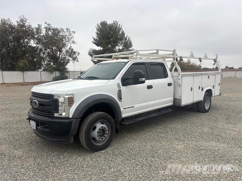 Ford F-550 XL 4x4 Crew Cab Utility Truck Vieglais kravas automobilis/izkraušana no sāniem