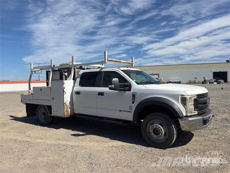 Ford F-550 XL 4x4 Crew Cab Flatbed Truck Platós / Ponyvás teherautók