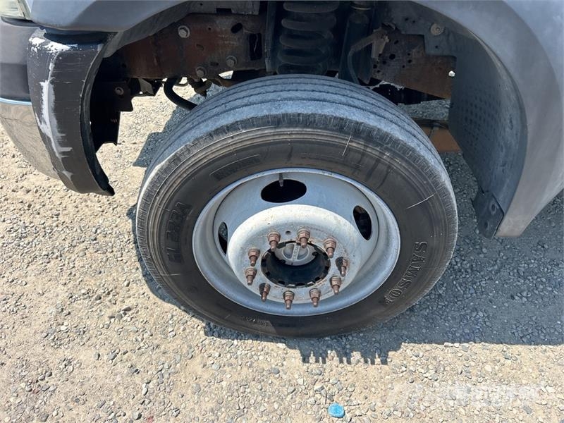 Ford F-550 XL 4x4 Crew Cab Flatbed Truck Kamioni sa otvorenim sandukom