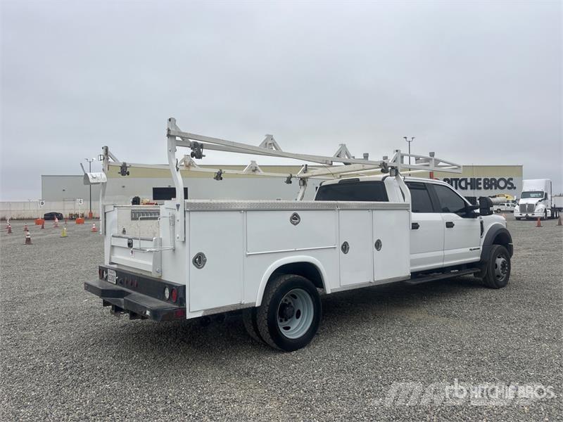 Ford F-550 XL 4x4 Crew Cab Utility Truck Vieglais kravas automobilis/izkraušana no sāniem