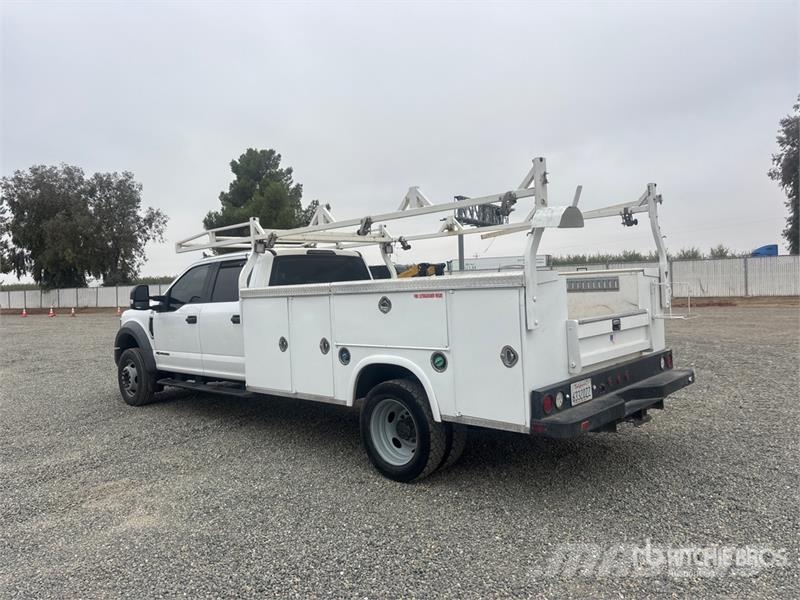 Ford F-550 XL 4x4 Crew Cab Utility Truck Vieglais kravas automobilis/izkraušana no sāniem