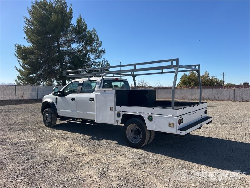 Ford F-550 XL 4x4 Crew Cab Flatbed Truck Platte bakwagens
