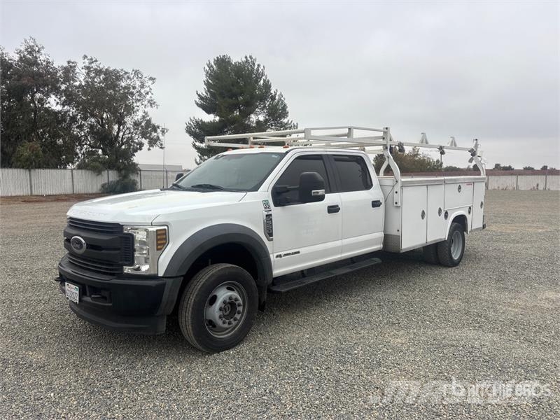 Ford F-550 XL 4x4 Crew Cab Utility Truck Vieglais kravas automobilis/izkraušana no sāniem