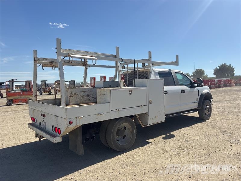 Ford F-550 XL 4x4 Crew Cab Flatbed Truck Lastbil med lad/Flatbed