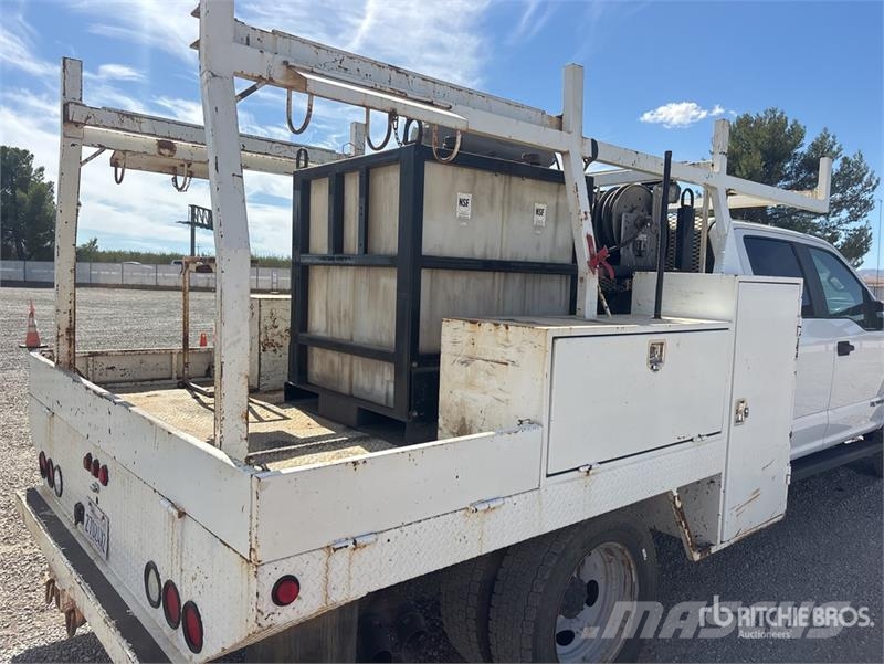 Ford F-550 XL 4x4 Crew Cab Flatbed Truck Platós / Ponyvás teherautók