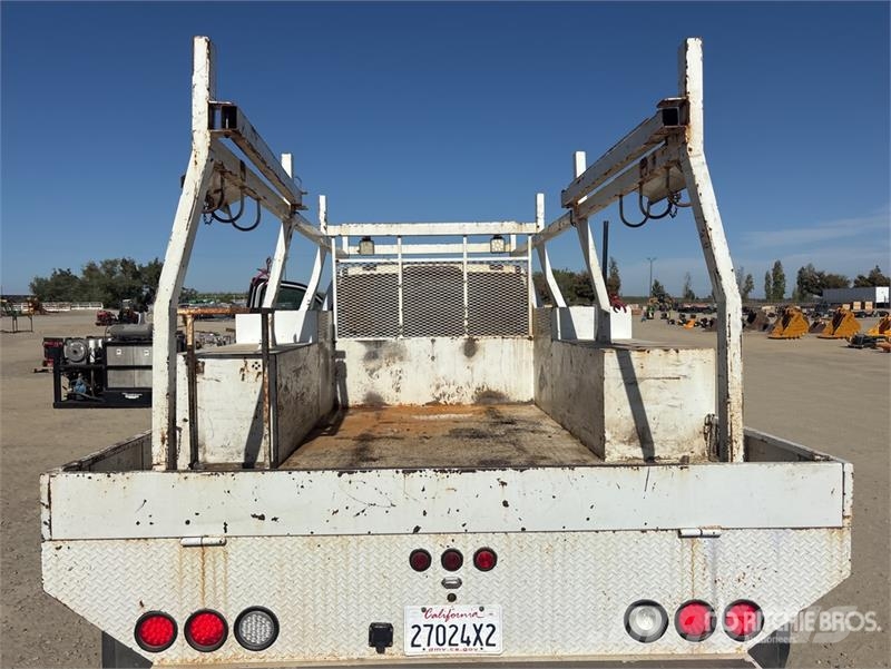 Ford F-550 XL 4x4 Crew Cab Flatbed Truck Lastbil med lad/Flatbed