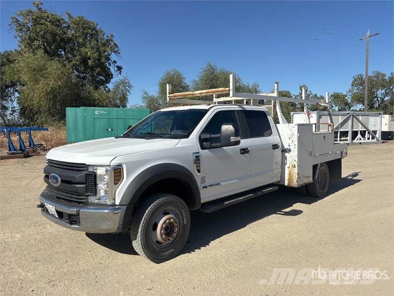 Ford F-550 XL 4x4 Crew Cab Flatbed Truck Lastbil med lad/Flatbed