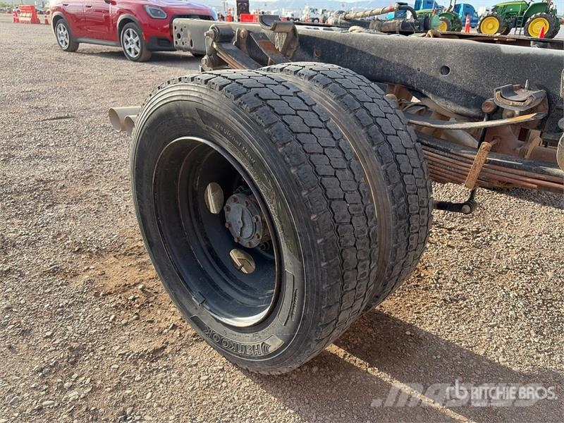 Ford F-550 XL 4x4 Extended Cab Cab and Chassis Kabinen
