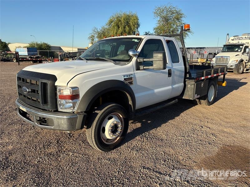 Ford F-550 XL 4x4 Extended Cab Flatbed Truck Tovornjaki s kesonom/platojem
