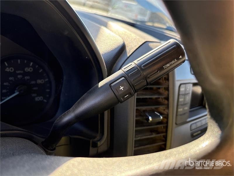 Ford F-550 XL 4x4 Extended Cab Utility Truck Prekucniki