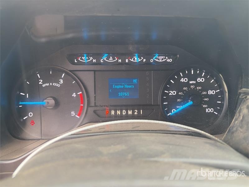 Ford F-550 XL 4x4 Extended Cab Cab and Chassis Kabinen