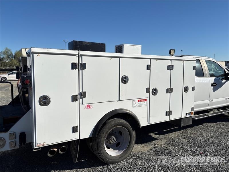 Ford F-550 XL 4x4 Extended Cab Utility Truck Prekucniki