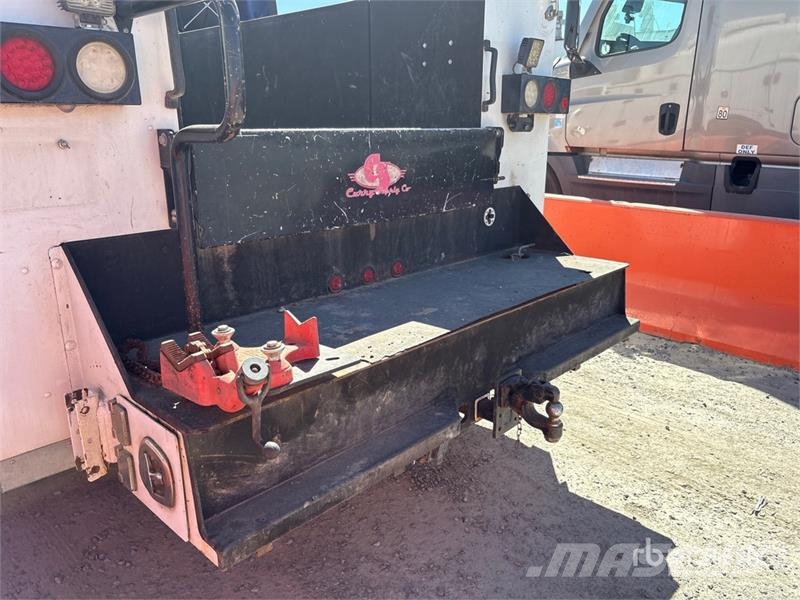 Ford F-550 XL 4x4 Extended Cab Utility Truck Prekucniki