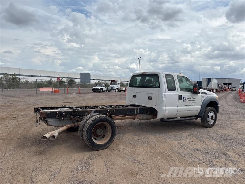 Ford F-550 XL 4x4 Extended Cab Cab and Chassis Kabine i unutrašnjost