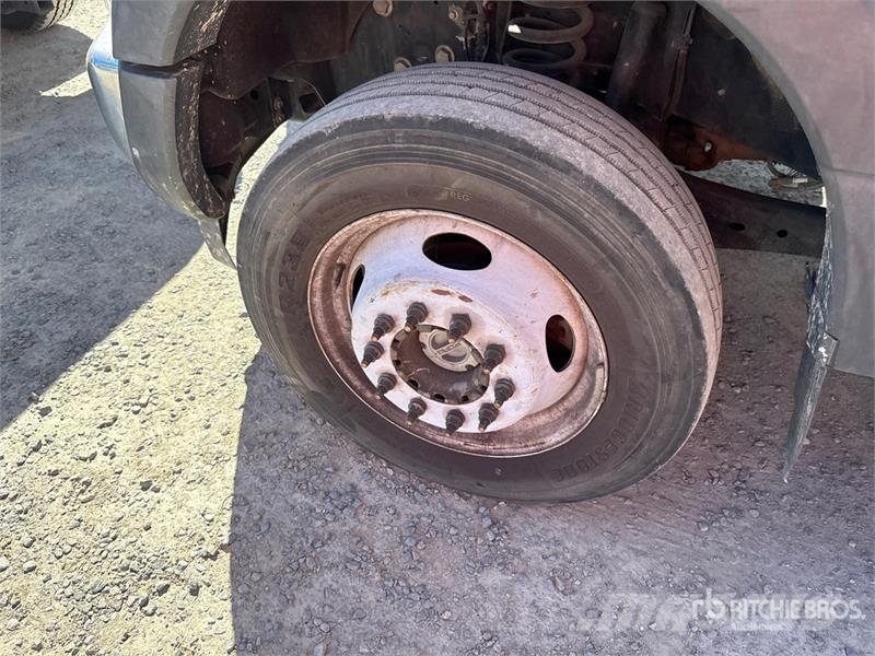 Ford F-550 XL 4x4 Extended Cab Utility Truck Prekucniki