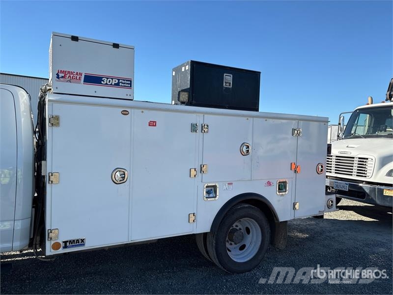 Ford F-550 XL 4x4 Extended Cab Utility Truck Prekucniki