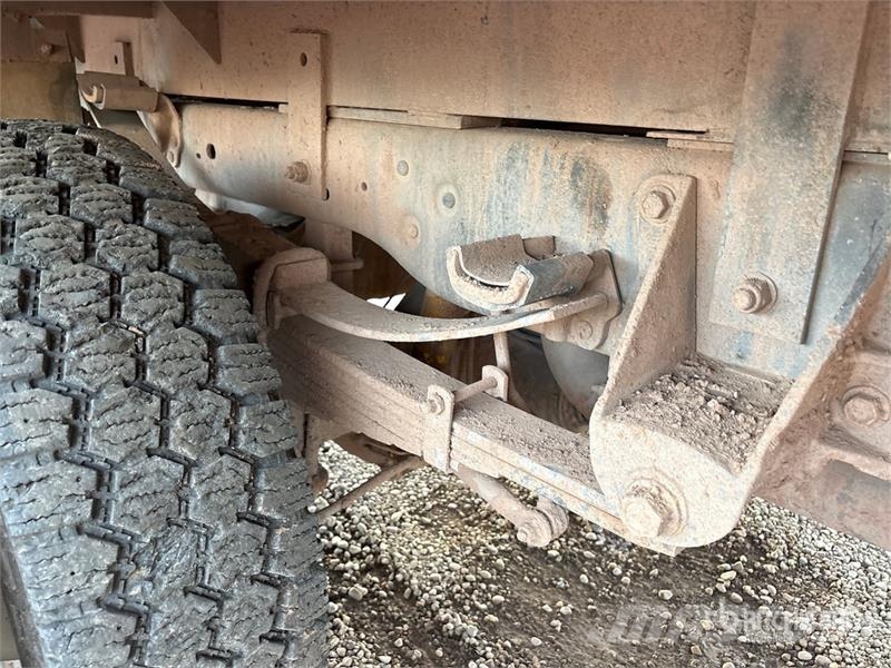 Ford F-550 XL 4x4 Extended Cab Flatbed Truck Tovornjaki s kesonom/platojem