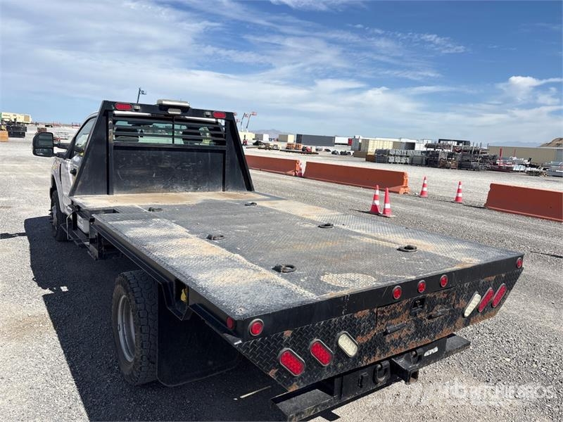 Ford F-550 XL 4x4 Flatbed Truck Kamioni sa otvorenim sandukom