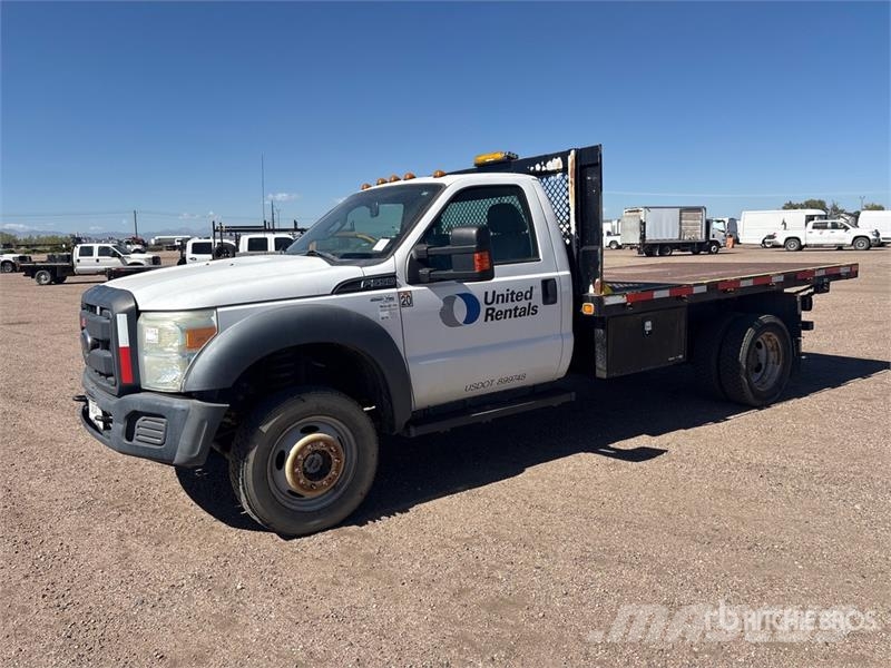 Ford F-550 XL 4x4 Flatbed Truck 平板式/側卸式卡車