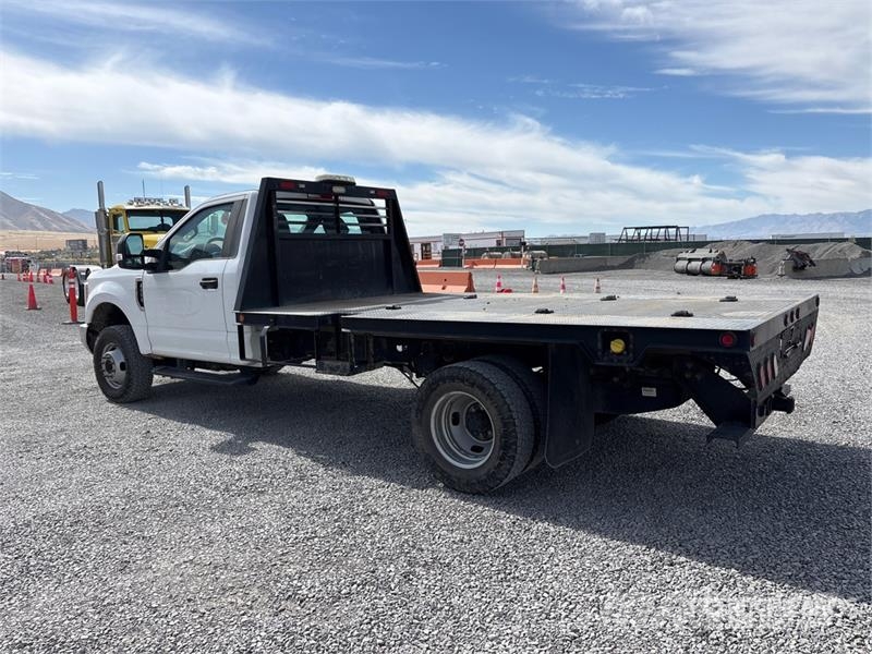 Ford F-550 XL 4x4 Flatbed Truck Kamioni sa otvorenim sandukom