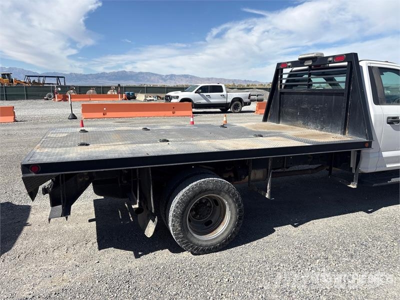Ford F-550 XL 4x4 Flatbed Truck Kamioni sa otvorenim sandukom