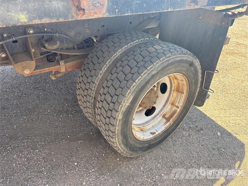 Ford F-550 XL 4x4 Flatbed Truck 平板式/側卸式卡車