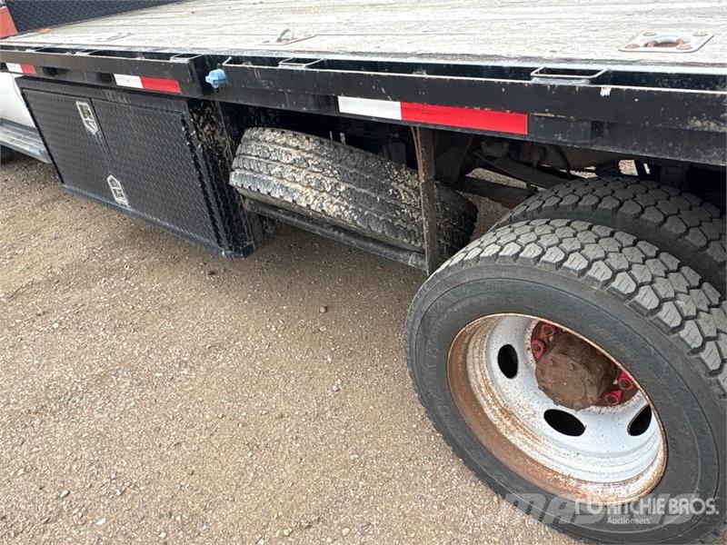 Ford F-550 XL 4x4 Flatbed Truck Kamioni sa otvorenim sandukom