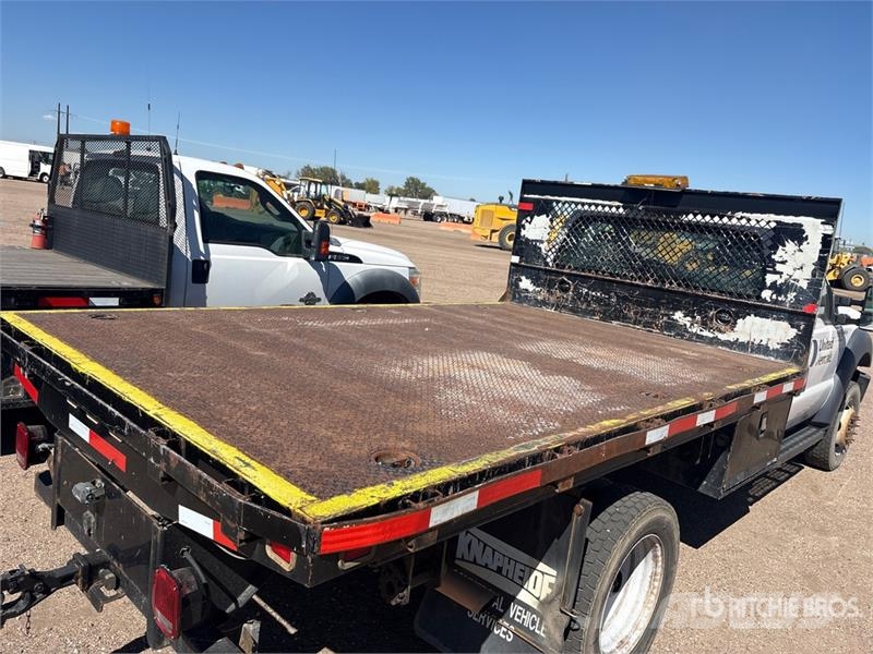 Ford F-550 XL 4x4 Flatbed Truck 平板式/側卸式卡車