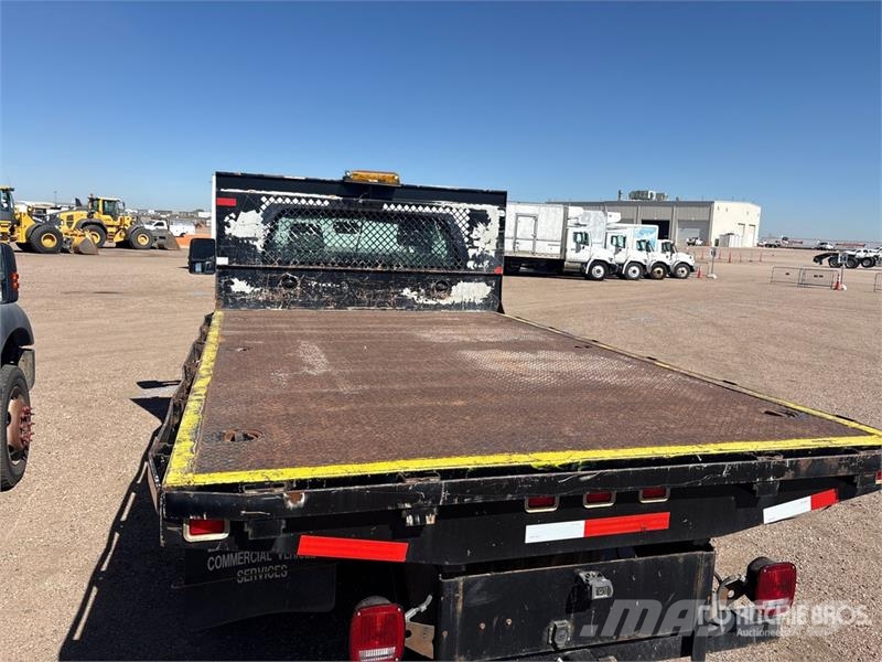 Ford F-550 XL 4x4 Flatbed Truck 平板式/側卸式卡車