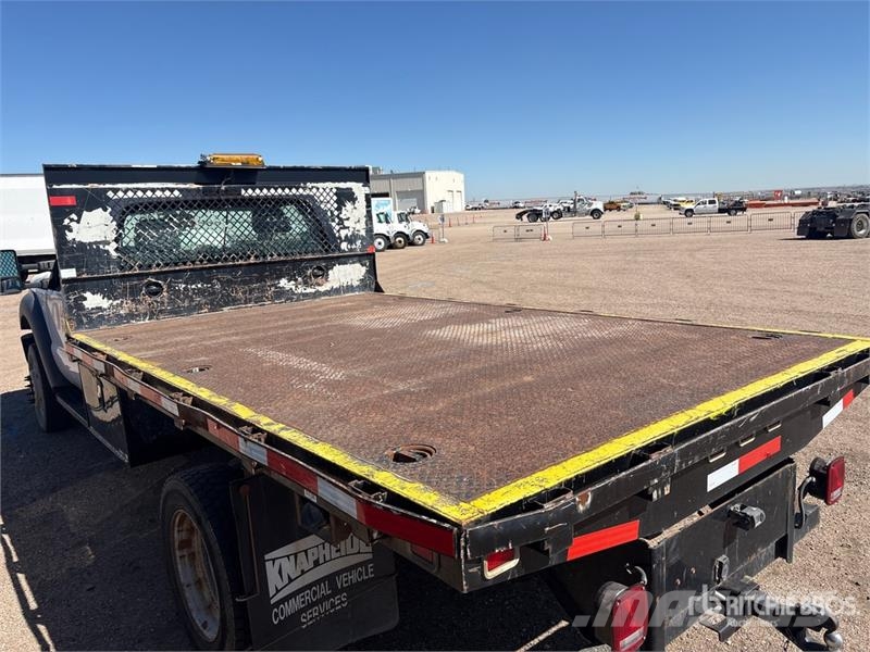 Ford F-550 XL 4x4 Flatbed Truck 平板式/側卸式卡車