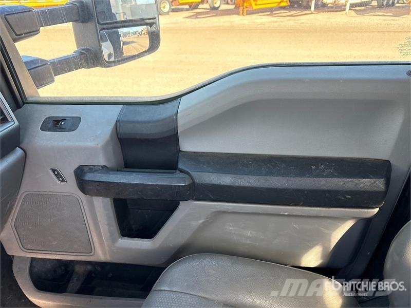 Ford F-550 XL 4x4 Flatbed Dump Truck Самосвал