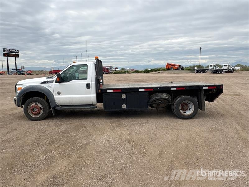Ford F-550 XL 4x4 Flatbed Truck Kamioni sa otvorenim sandukom