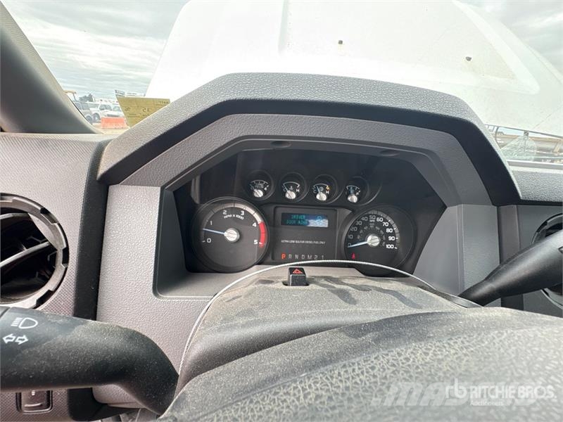 Ford F-550 XL 4x4 Flatbed Truck Kamioni sa otvorenim sandukom